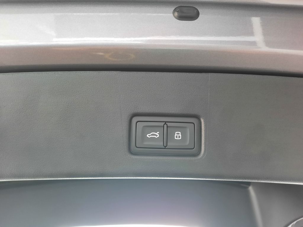 Audi Q4 e-tron 40 Sportback (150kW/204k)