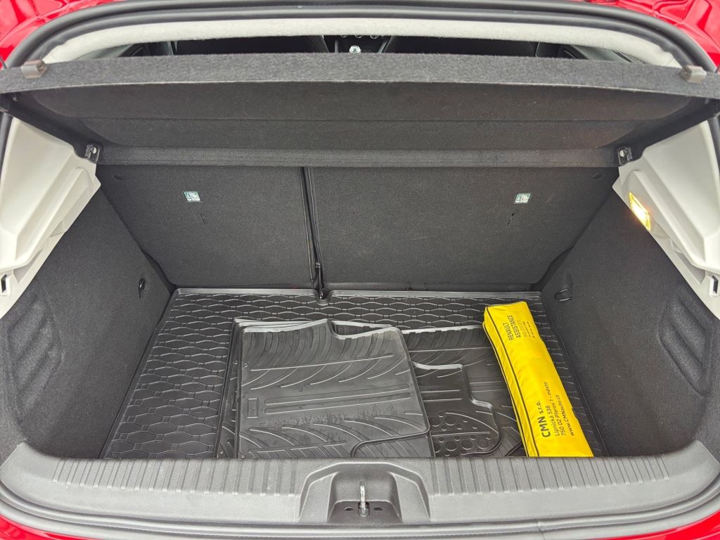 Renault Clio 1.0 TCe / 74 kW Intens
