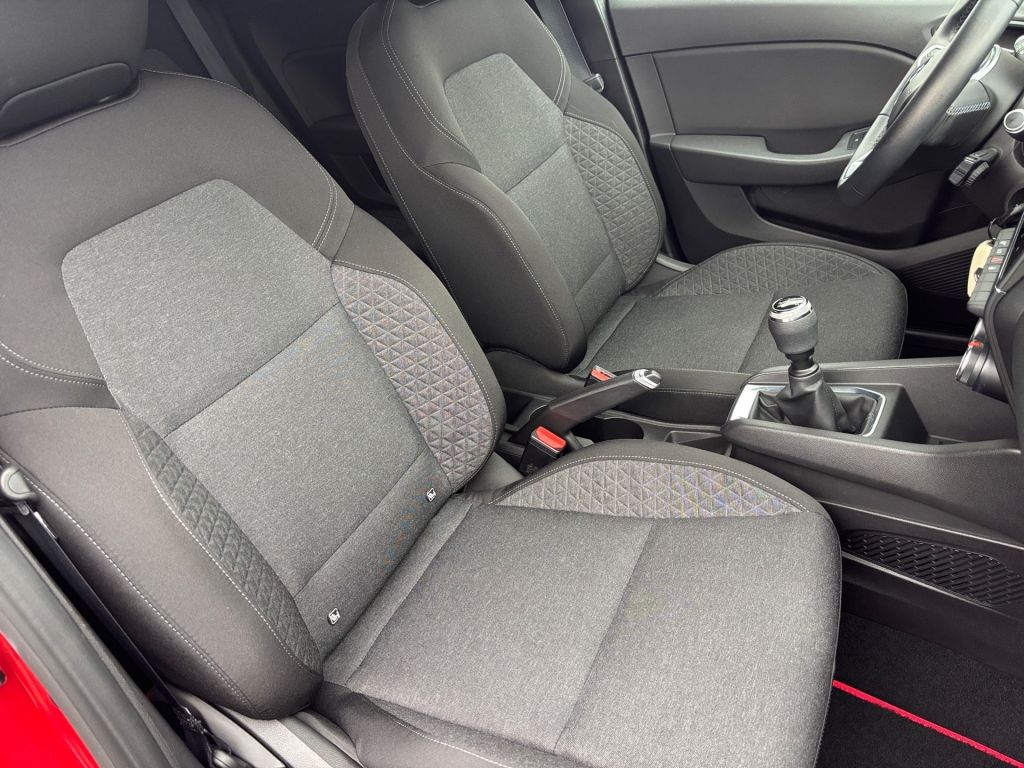Renault Clio 1.0 TCe / 74 kW Intens