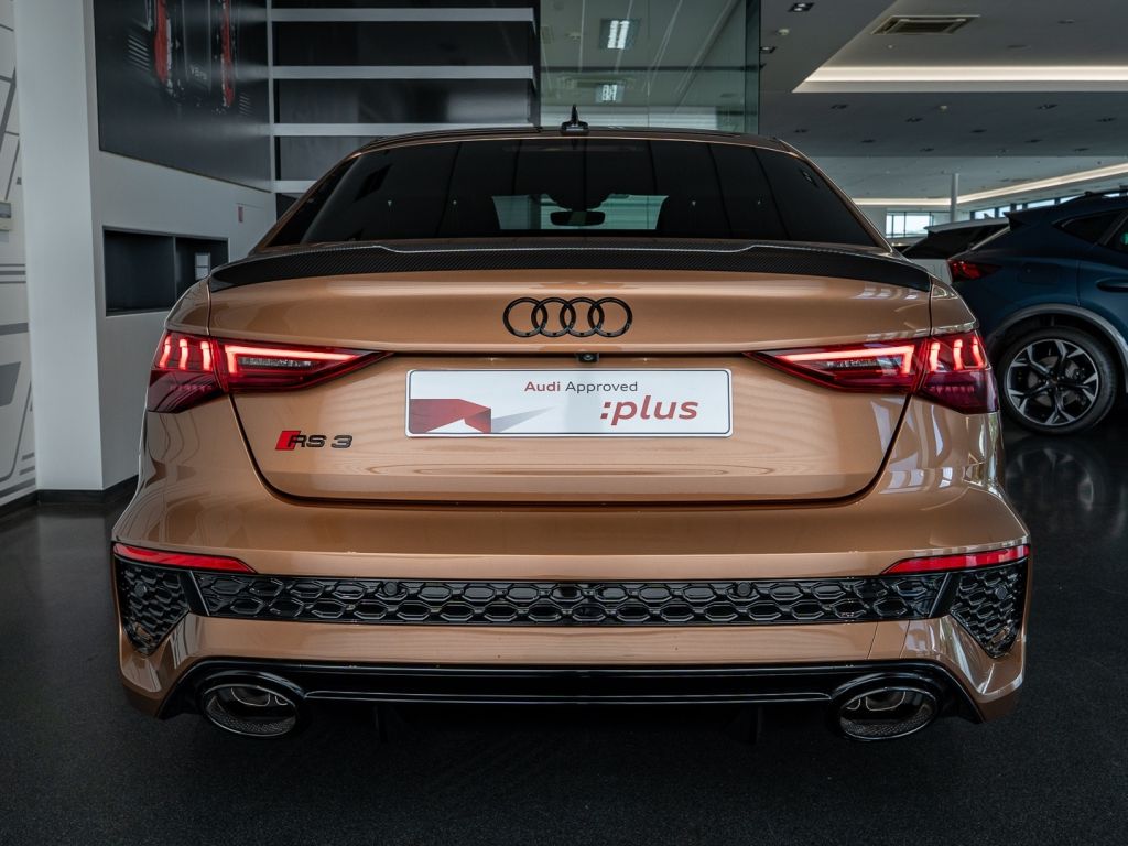 Audi RS3 2.5 TFSI quattro (294kW/400k) Limuzína