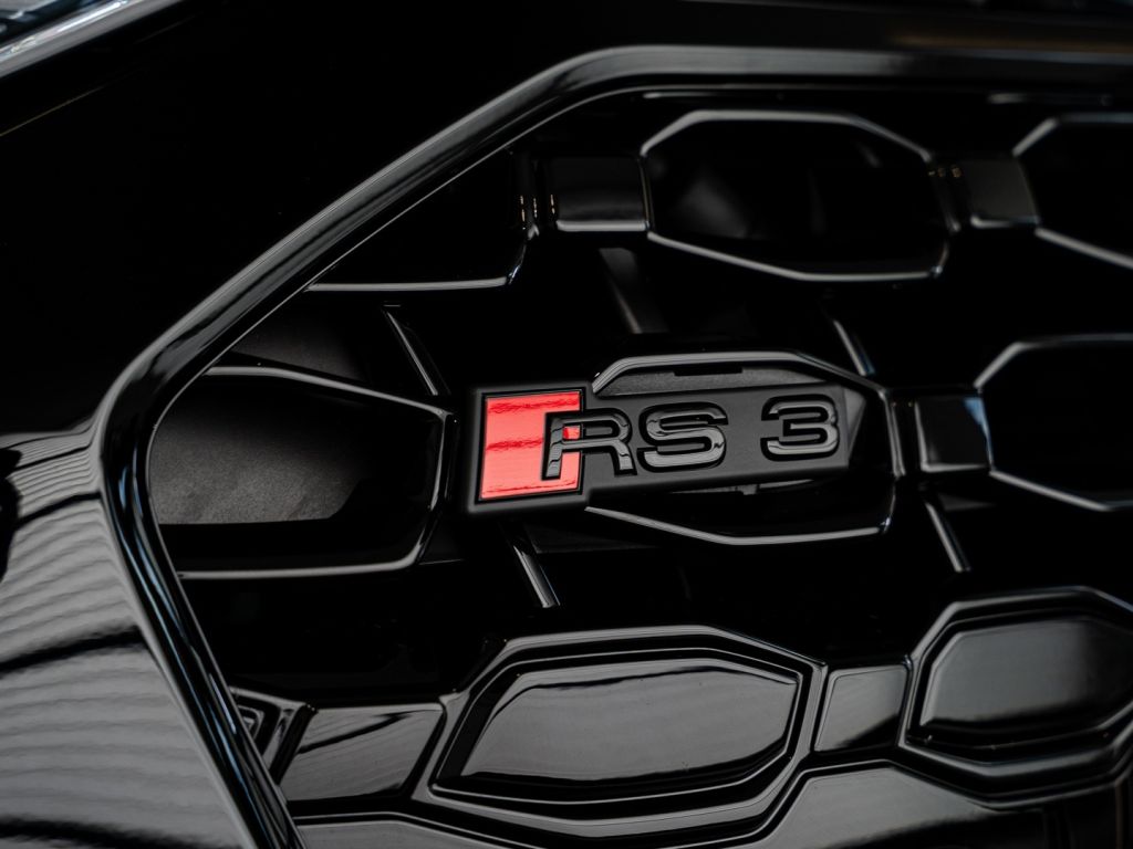 Audi RS3 2.5 TFSI quattro (294kW/400k) Limuzína
