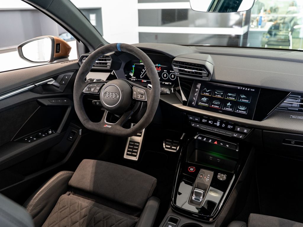 Audi RS3 2.5 TFSI quattro (294kW/400k) Limuzína